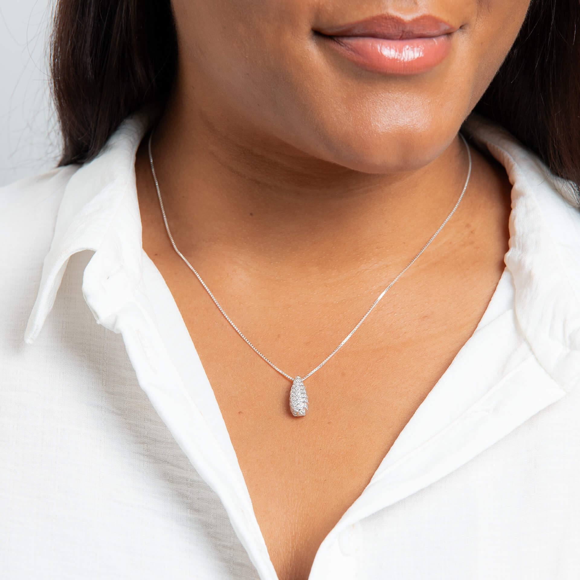 Channel Set Droplet Pendant