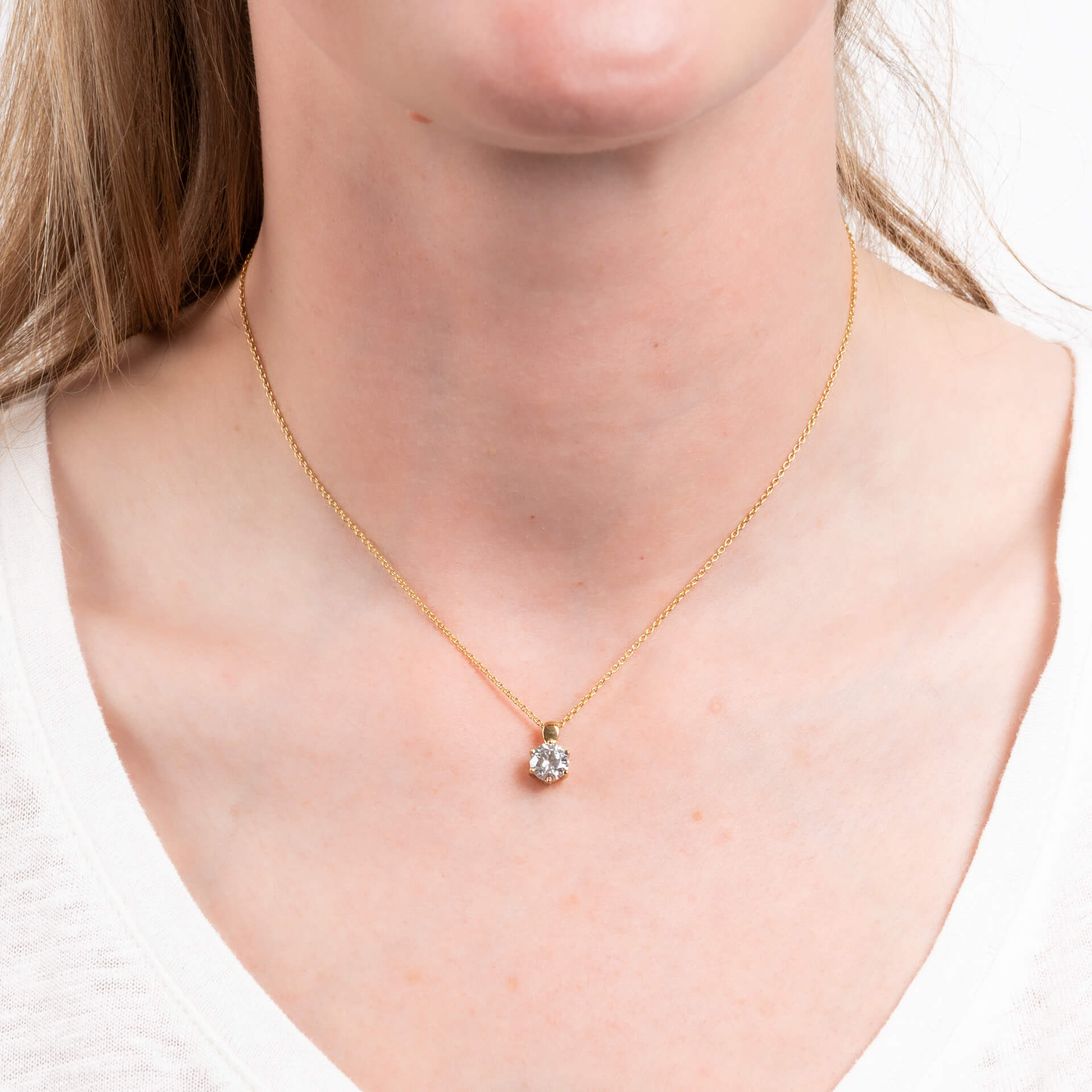 Six Claw Carat Pendant