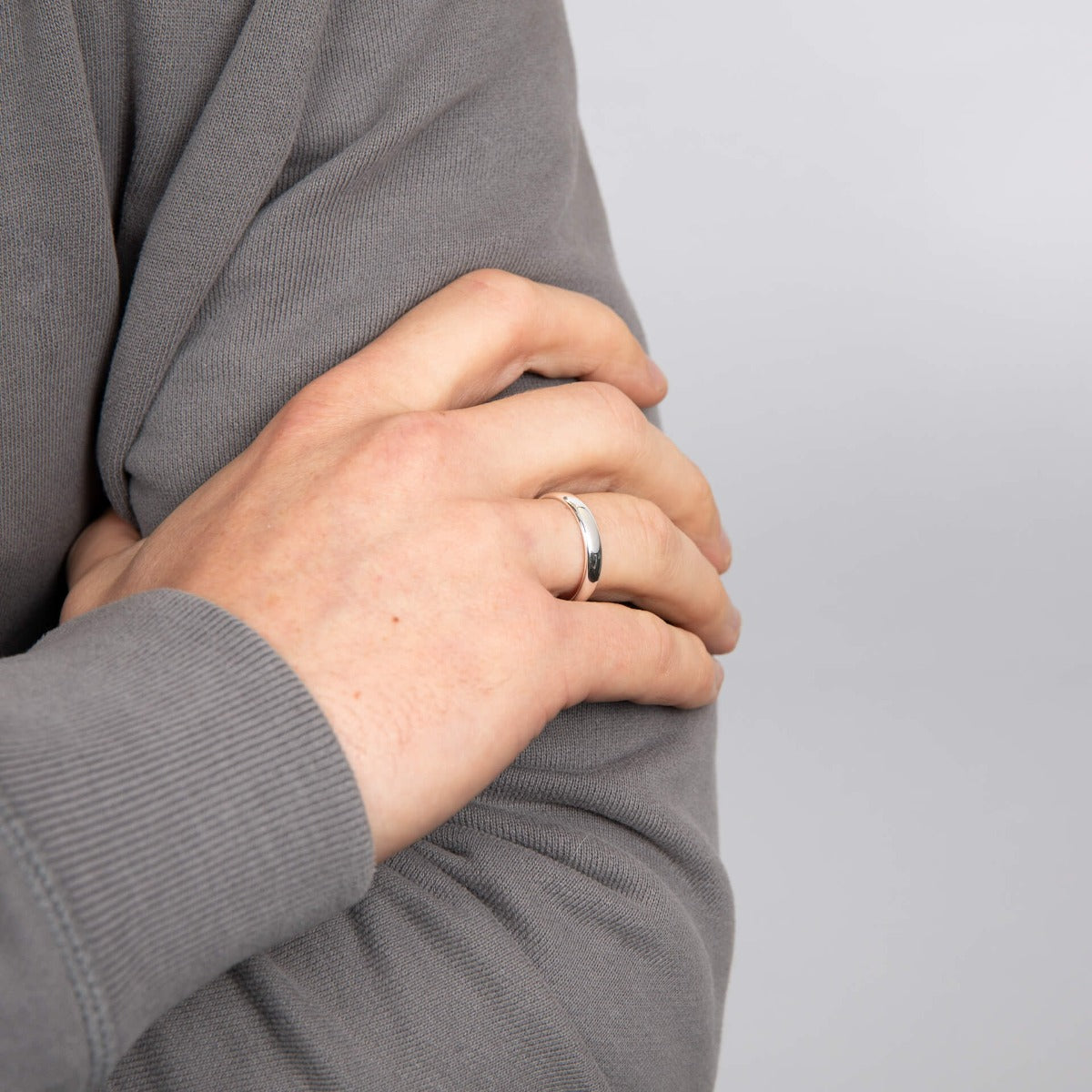 4mm Curved Band Ring